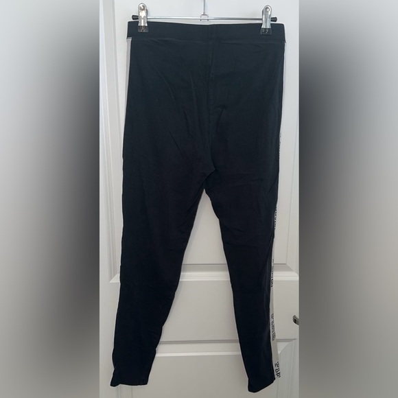 Victoria’s Secret pink medium black leggings pink logo - Picture 2 of 4